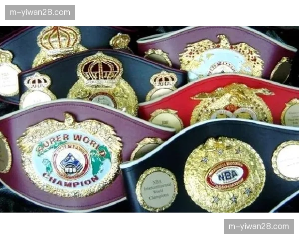 安图恩·拉塞尔险胜安迪·平冈,成功卫冕WBA超轻量级金腰带 安图恩·拉塞尔险胜安迪·平冈,成功卫冕WBA超轻量级金腰带