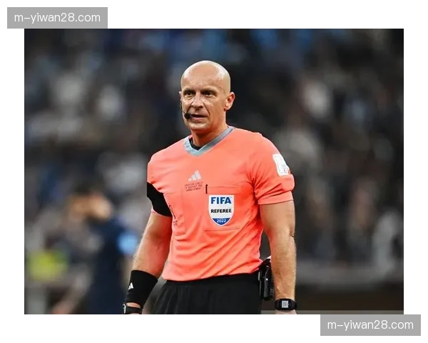 意甲裁判委员会组织研讨会，重点讨论对“战术犯规”与“压迫犯规”的判罚尺度统一